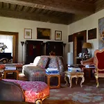 Exclusive Cairoli Apartment