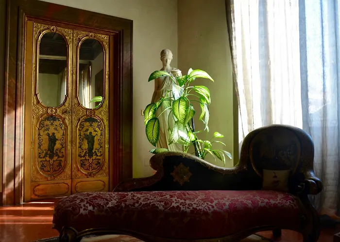 Exclusive Cairoli Apartment